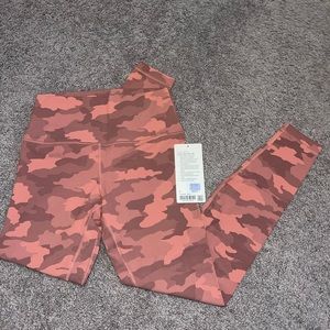 LULULEMON 28” Aligns